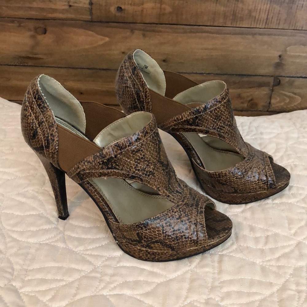 Shoes - Picture 1 of 4